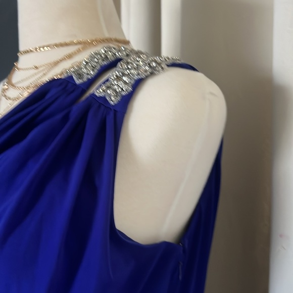 Calvin Klein One Shoulder with Silver detail Size 10 - Picture 3 of 14